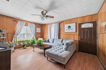 518 Red Bud Lane, Cockrell Hill, TX 75211 - Photo 35