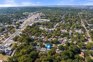 518 Red Bud Ln, Cockrell Hill, TX 75211 - Photo 7