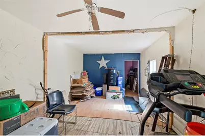 518 Red Bud Lane, Cockrell Hill, TX 75211 - Photo 9