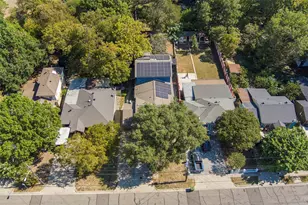 518 Red Bud Ln, Cockrell Hill, TX 75211 - Photo 19