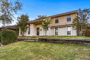 1718 St James Dr, Carrollton, TX 75007 - Photo 3