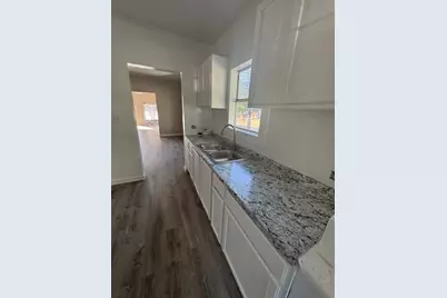 2206 Chestnut Avenue, Fort Worth, TX 76164 - Photo 17