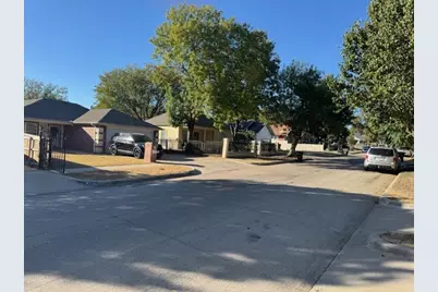 2206 Chestnut Avenue, Fort Worth, TX 76164 - Photo 9