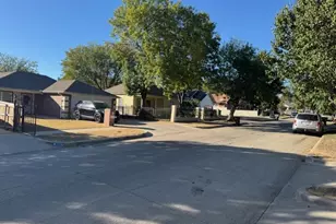 2206 Chestnut Ave, Fort Worth, TX 76164 - Photo 9