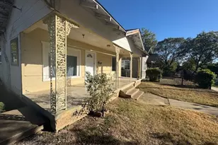 2206 Chestnut Ave, Fort Worth, TX 76164 - Photo 3