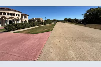 1036 Mallard Pointe Drive, Grand Prairie, TX 75104 - Photo 11