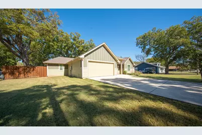 109 S Florence Street, Tioga, TX 76271 - Photo 3