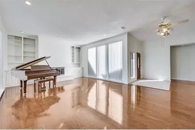 3235 Stonehenge Lane, Carrollton, TX 75006 - Photo 11