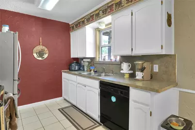 917 Springhill Drive, Burleson, TX 76028 - Photo 9