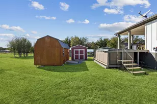 113 Draper Dr, Springtown, TX 76082 - Photo 27