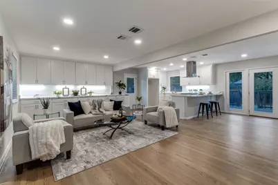 10115 Lanshire Drive, Dallas, TX 75238 - Photo 5