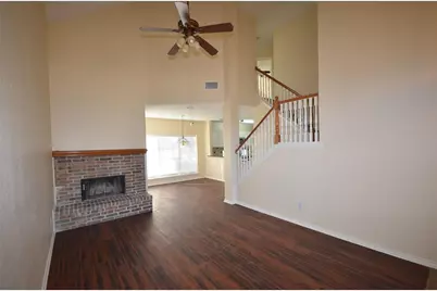 2201 Ashwood Court, Carrollton, TX 75006 - Photo 5