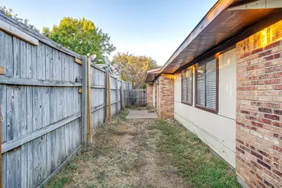 1906 Beacon Way, Fort Worth, TX 76140 - Photo 31