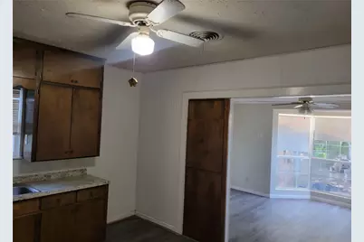 1007 Lackey Street, Brownwood, TX 76801 - Photo 9