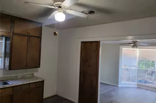 1007 Lackey St, Brownwood, TX 76801 - Photo 9