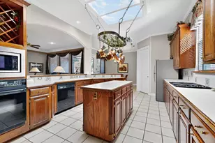 2115 Royal Dominion Ct, Arlington, TX 76006 - Photo 21