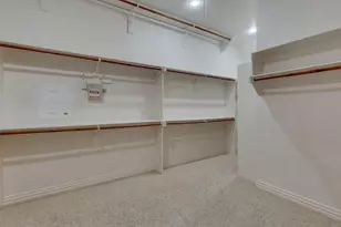 566 Rockingham Dr, Irving, TX 75063 - Photo 17