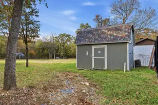 509 Forest Edge St, Burleson, TX 76028 - Photo 29