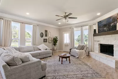 129 Cooper Court, Springtown, TX 76082 - Photo 11