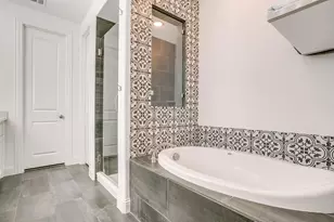 2009 Roundtree Cir E, Fort Worth, TX 76008 - Photo 17