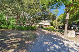 3814 Pawnee Ct, Granbury, TX 76048 - Photo 3