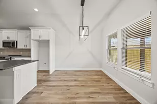 104 Maverick Trl, Valley View, TX 76272 - Photo 13