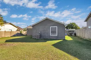 5400 Creek Valley Dr, Arlington, TX 76018 - Photo 13