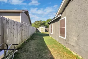 5400 Creek Valley Dr, Arlington, TX 76018 - Photo 11