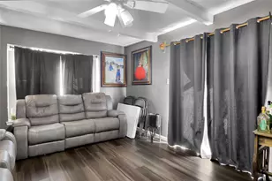 5400 Creek Valley Dr, Arlington, TX 76018 - Photo 3