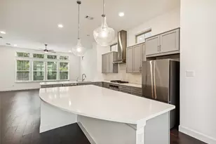 750 High Garden Pl, Dallas, TX 75208 - Photo 13