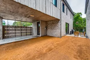 905 Blackland Ct, Dallas, TX 75243 - Photo 3