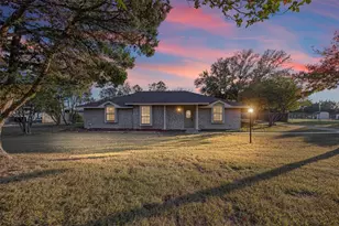 340 Windy Meadow Dr, Cedar Hill, TX 75104 - Photo 1