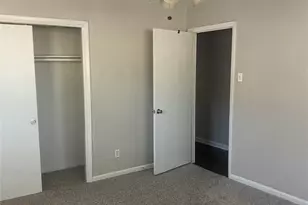 939 E Red Bird Ln, Dallas, TX 75241 - Photo 13