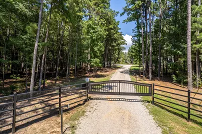 1000 W Main Street, Chandler, TX 75758 - Photo 1