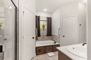 618 Dogwood Dr, Greenville, TX 75402 - Photo 15