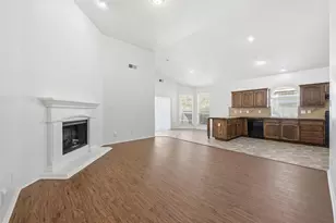 1016 Fairweather Dr, Fort Worth, TX 76120 - Photo 11