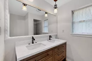 1802 Westminster Dr, Grand Prairie, TX 75050 - Photo 19