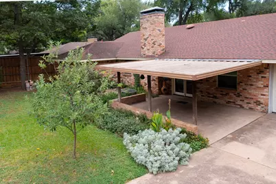 1802 Westminster Drive, Grand Prairie, TX 75050 - Photo 3