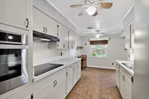 1802 Westminster Dr, Grand Prairie, TX 75050 - Photo 13