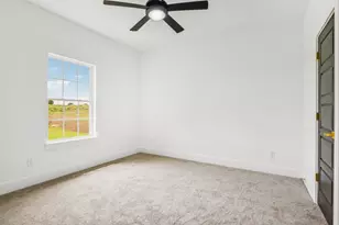 6605 Buffalo Rdg Cir, Godley, TX 76044 - Photo 29