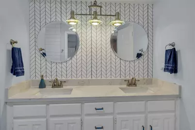 1800 Hampton Drive, Bedford, TX 76021 - Photo 21