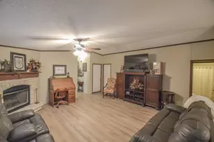 0 Cr-3409, Chandler, TX 75758 - Photo 17