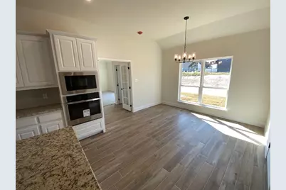 1042 Deer Island Court, Azle, TX 76020 - Photo 9