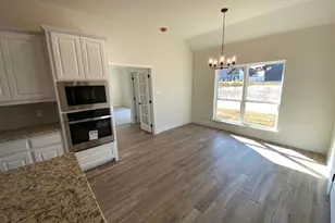 1042 Deer Is Ct, Azle, TX 76020 - Photo 9