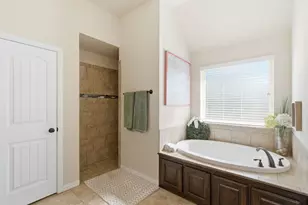 330 Pack Saddle Ct, Weatherford, TX 76088 - Photo 17