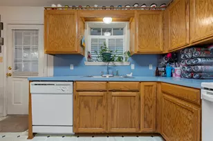 113 Wildcat Dr, Lacy Lakeview, TX 76705 - Photo 9