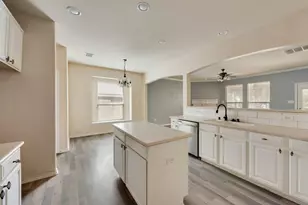 851 Grant St, Burleson, TX 76028 - Photo 9