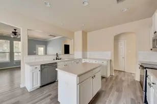 851 Grant St, Burleson, TX 76028 - Photo 11