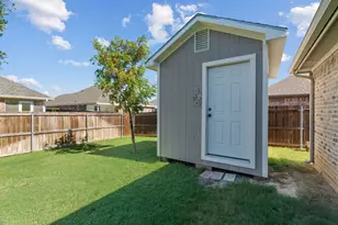 949 Avagail Ave, Springtown, TX 76082 - Photo 37