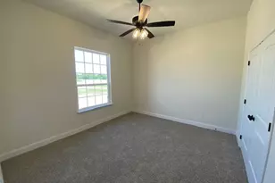 1004 Hennesay Pk, Springtown, TX 76082 - Photo 19